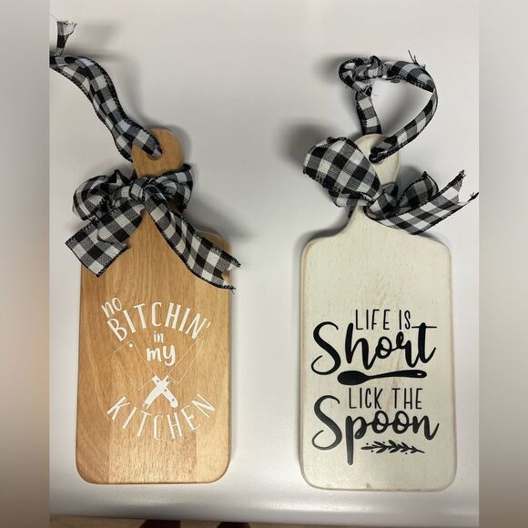 2 Wooden Decorative Hanging Cutting Boards - Picture 1 of 7